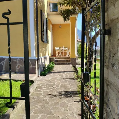 Casa Gialla Apartment